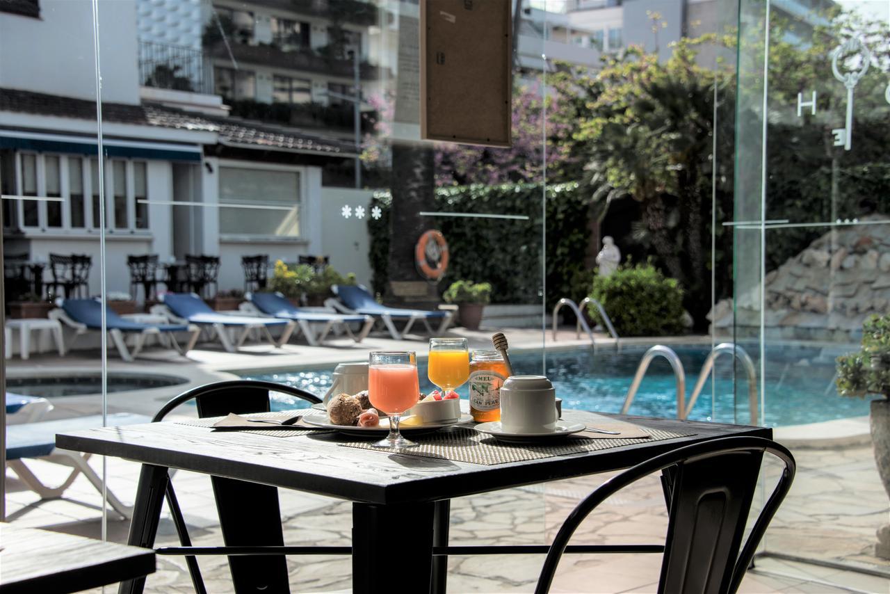 Hotel Capri Σίτζες Εξωτερικό φωτογραφία
