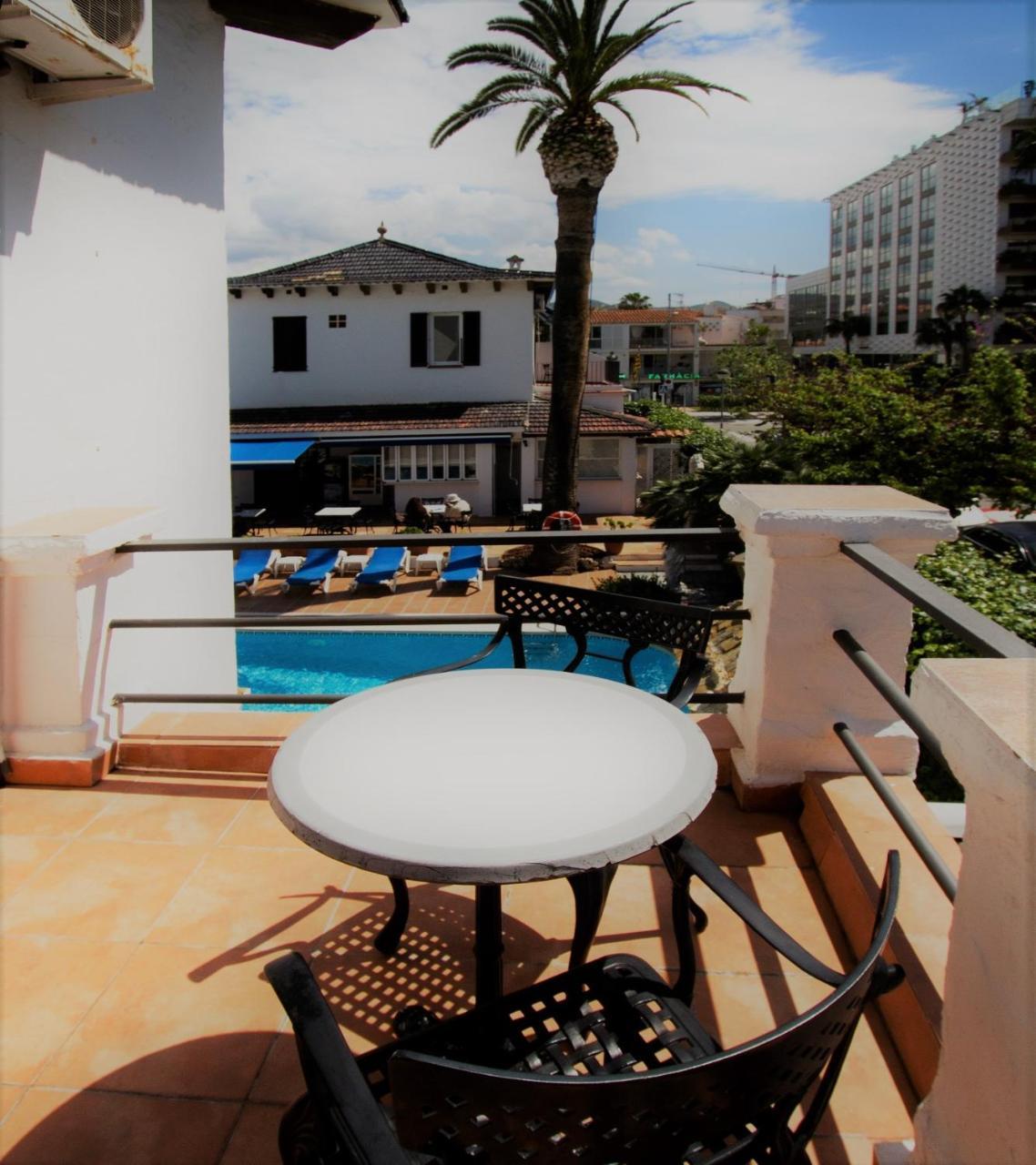 Hotel Capri Σίτζες Εξωτερικό φωτογραφία