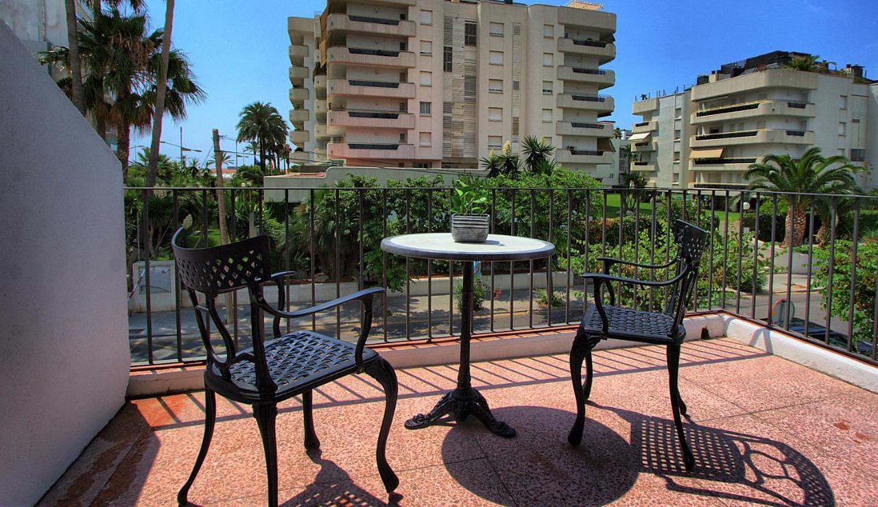 Hotel Capri Σίτζες Εξωτερικό φωτογραφία